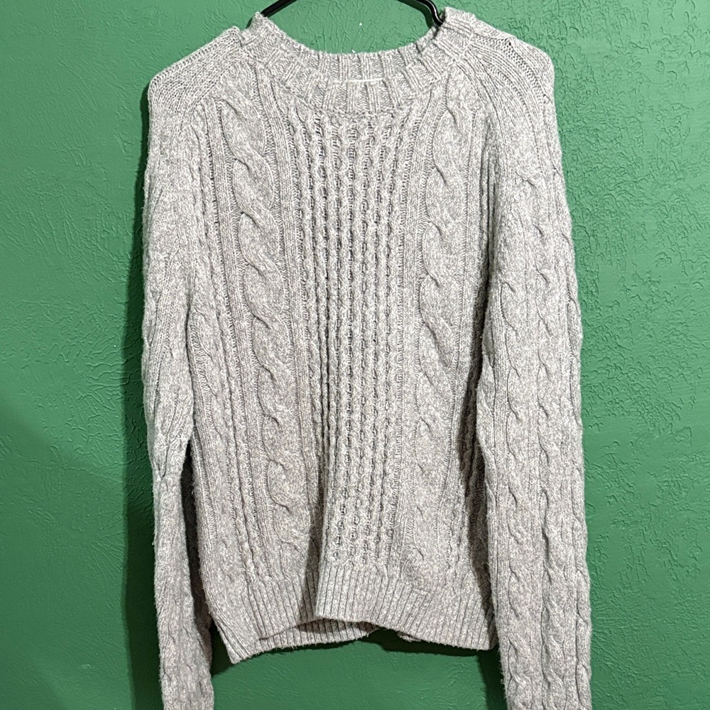 Abercrombie & Fitch Cable Knit Sweater - Light Gray